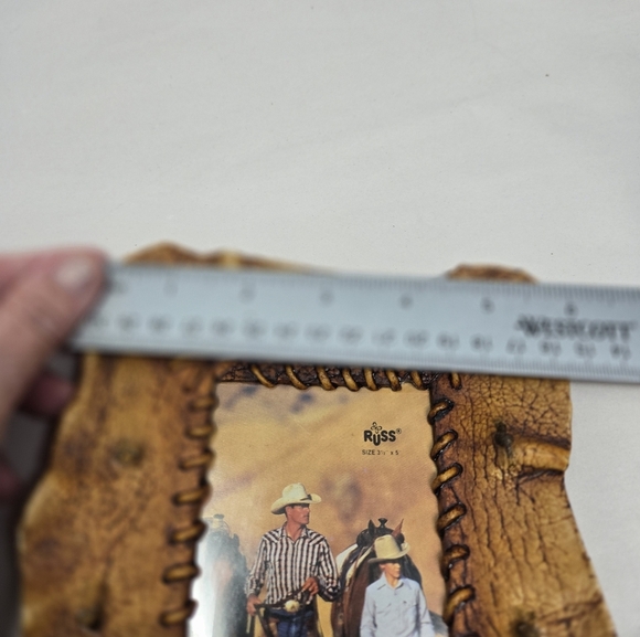 Russ Photo Frames Set Of 2 Faux Leather Look With Stitching Made Of Poly Resin - Picture 12 of 15